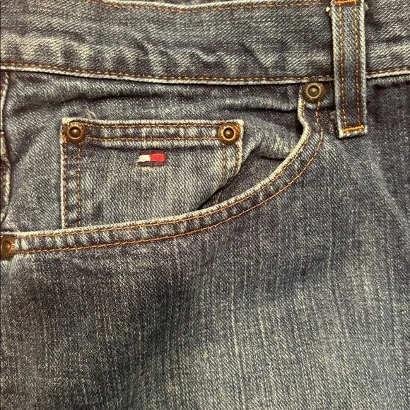 Tommy Hilfiger Men's 36x30 Classic Fit Jeans Medium Wash Blue Denim - Picture 3 of 7